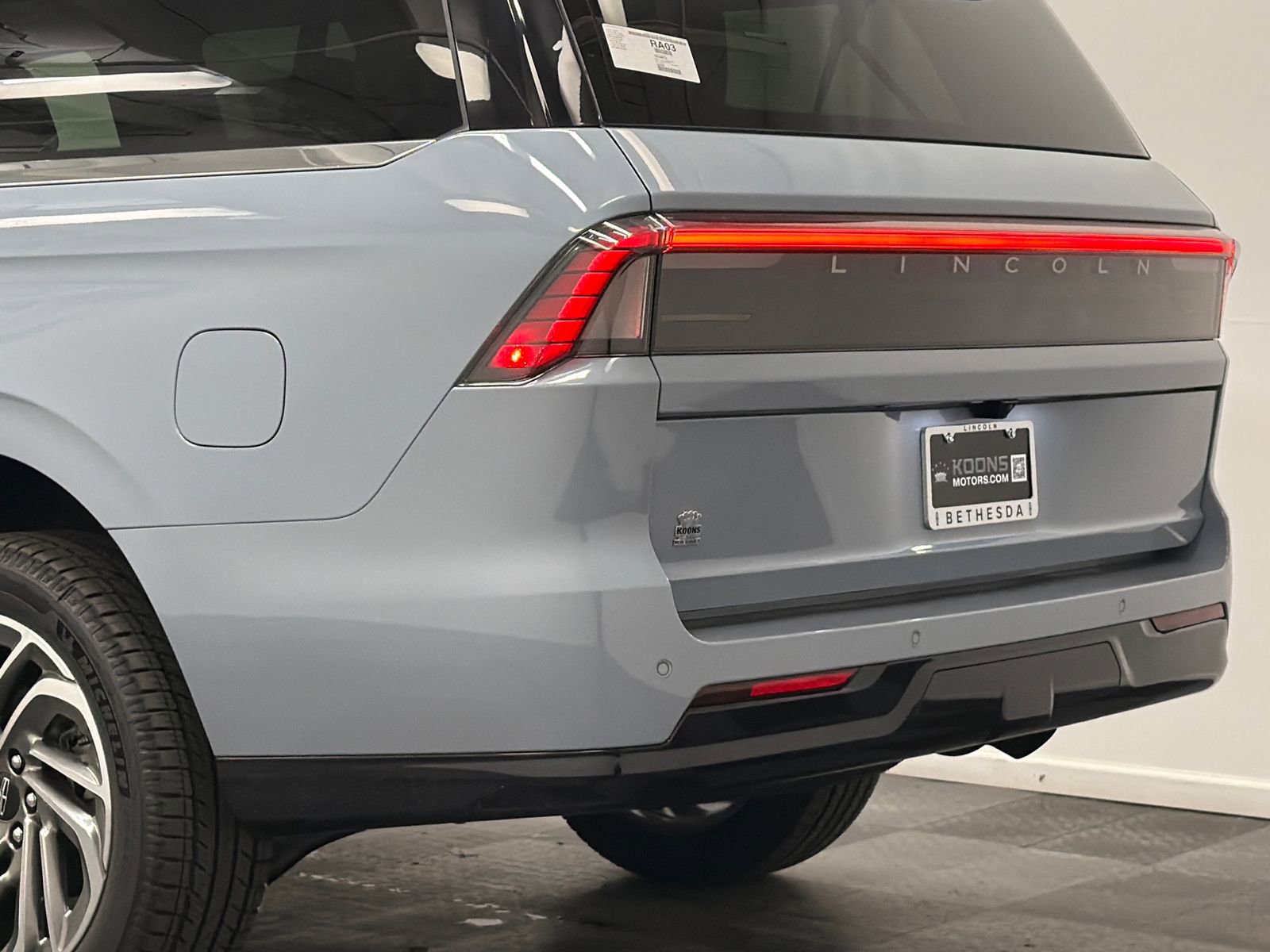 New 2026 Lincoln Navigator L Reserve AWD/4WD image 7