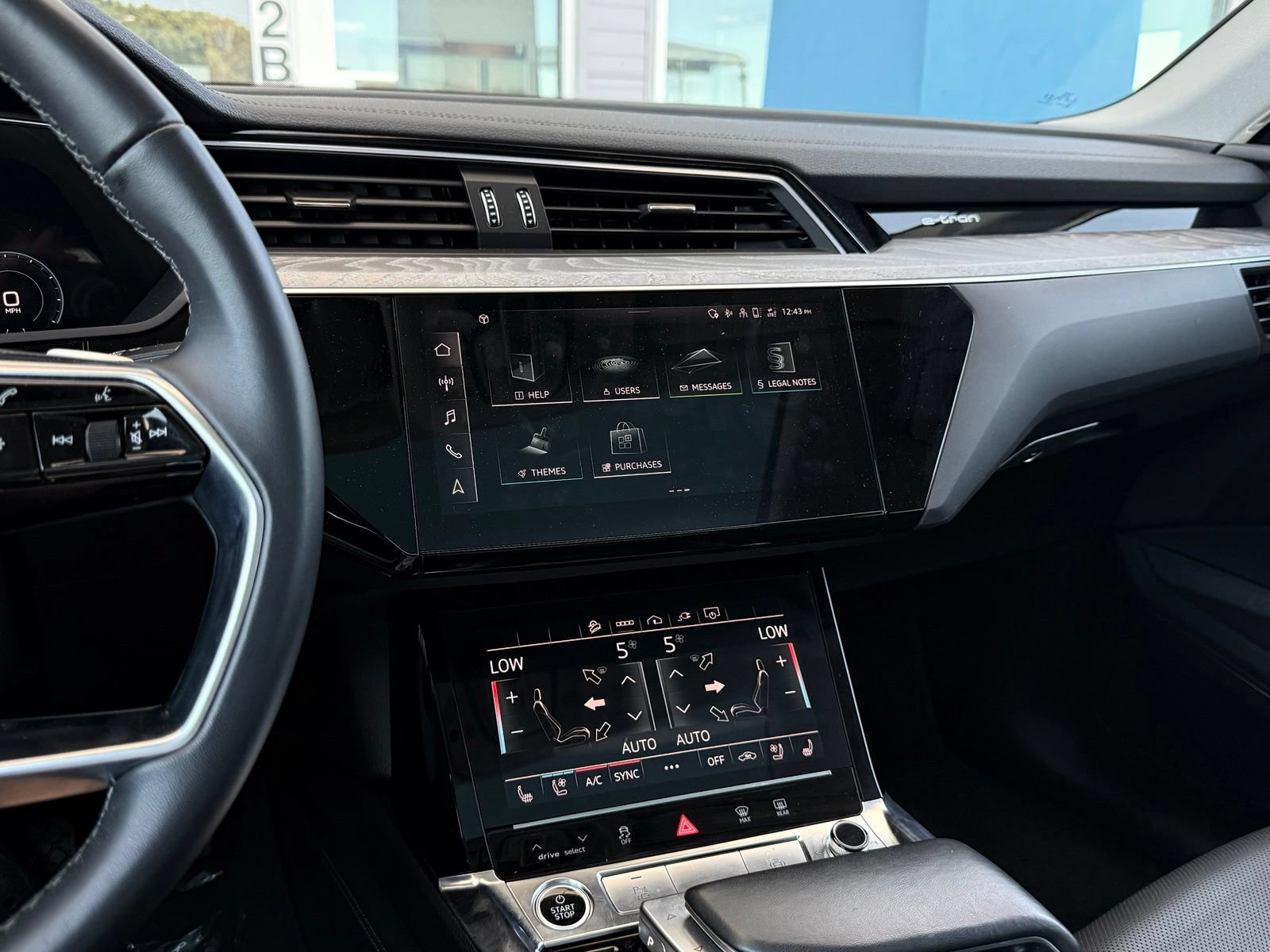 Used 2023 Audi e-tron Premium Plus w/ Premium Plus Package AWD/4WD image 48