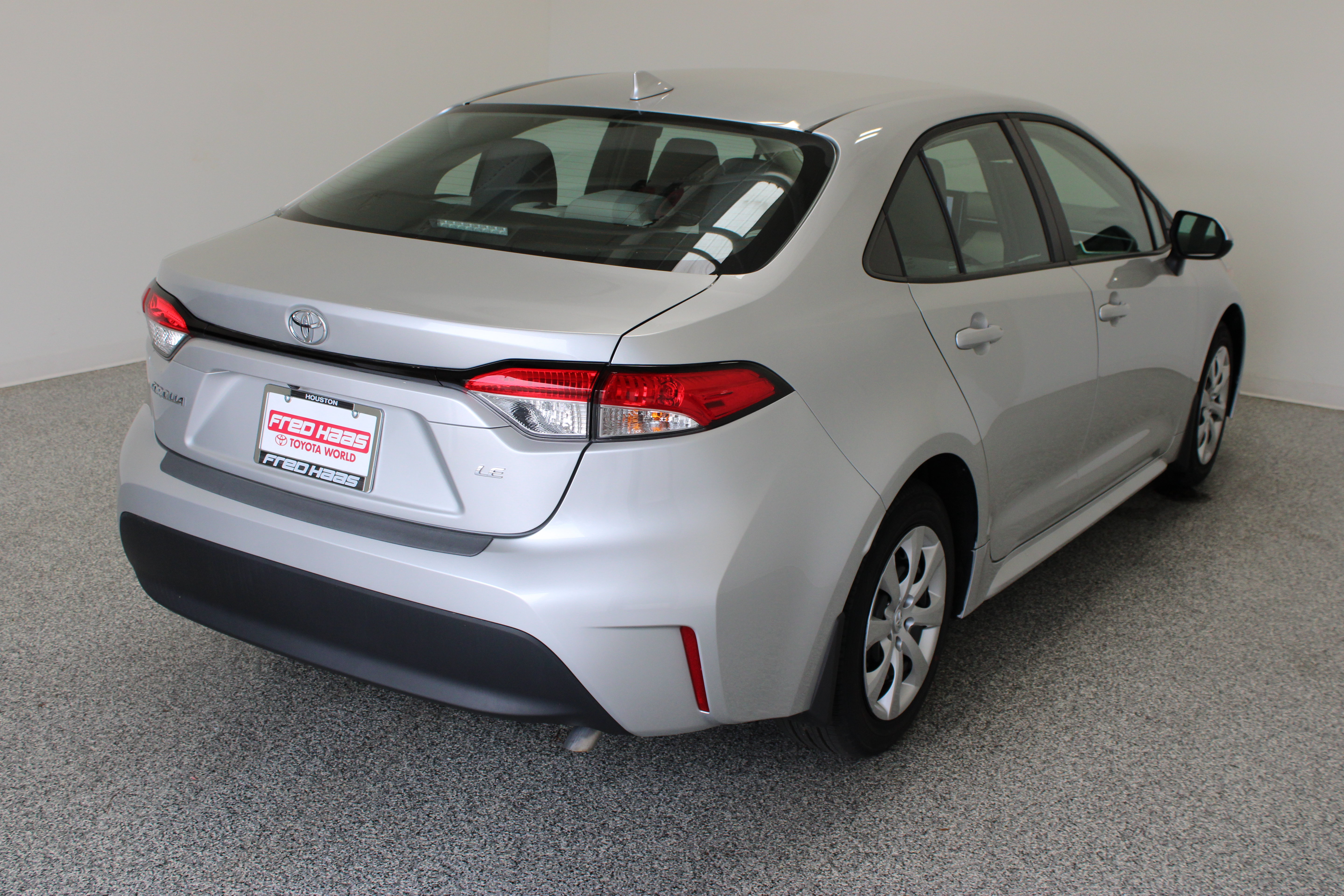 Used 2025 Toyota Corolla LE FWD image 7