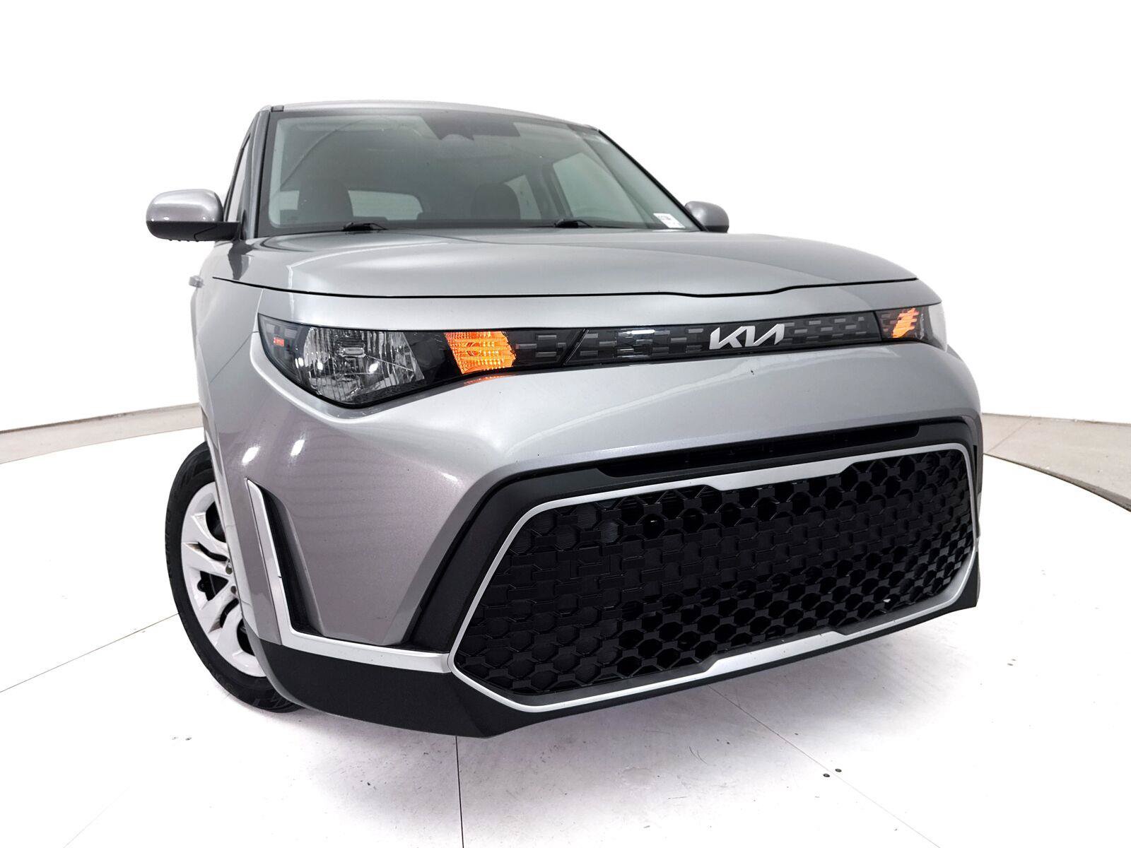 Used 2023 Kia Soul LX FWD image 5