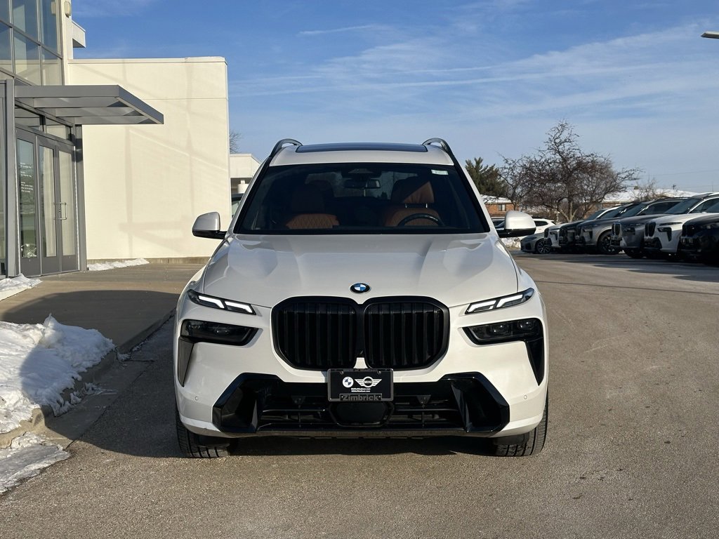 Used 2024 BMW X7 xDrive40i w/ Executive Package image 3
