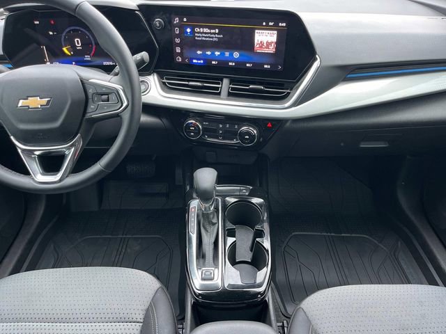 Certified 2025 Chevrolet Trax LT w/ LT Convenience Package image 18