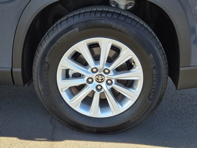 Certified 2025 Toyota Grand Highlander XLE image 9