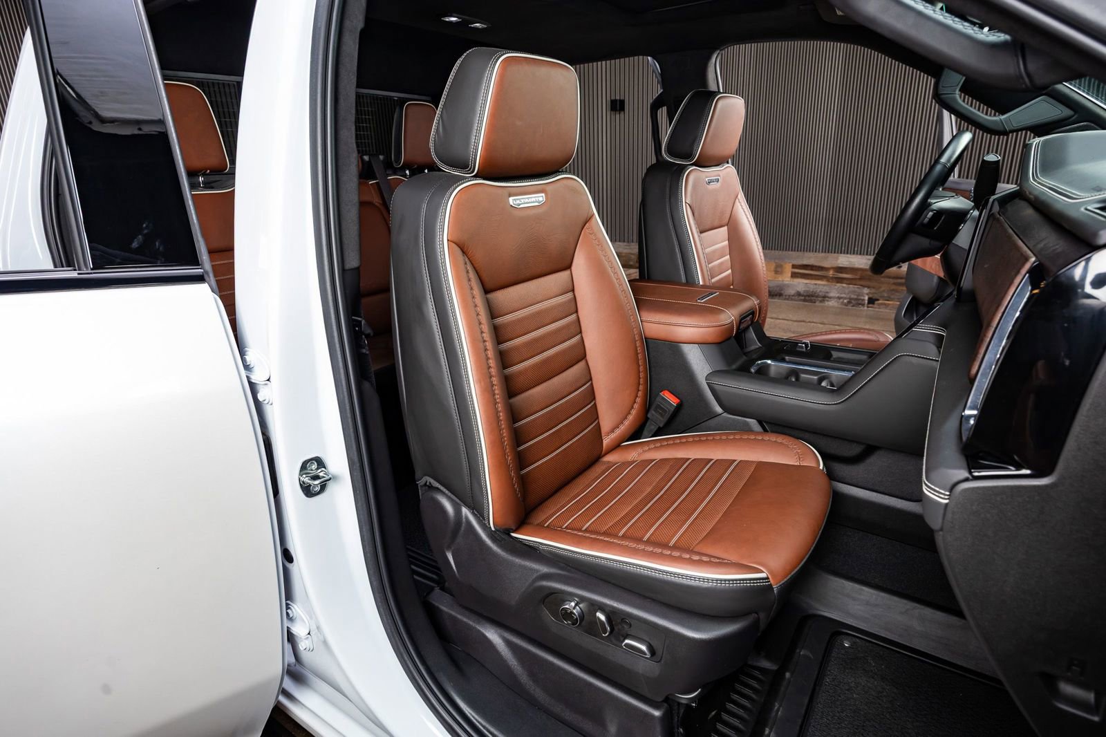 Used 2025 GMC Sierra 2500 Denali Ultimate w/ Max Trailering Package image 31