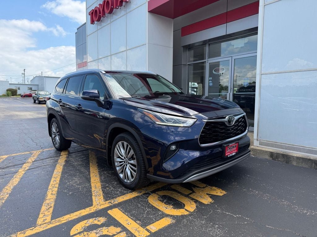 Used 2020 Toyota Highlander Platinum AWD/4WD image 3