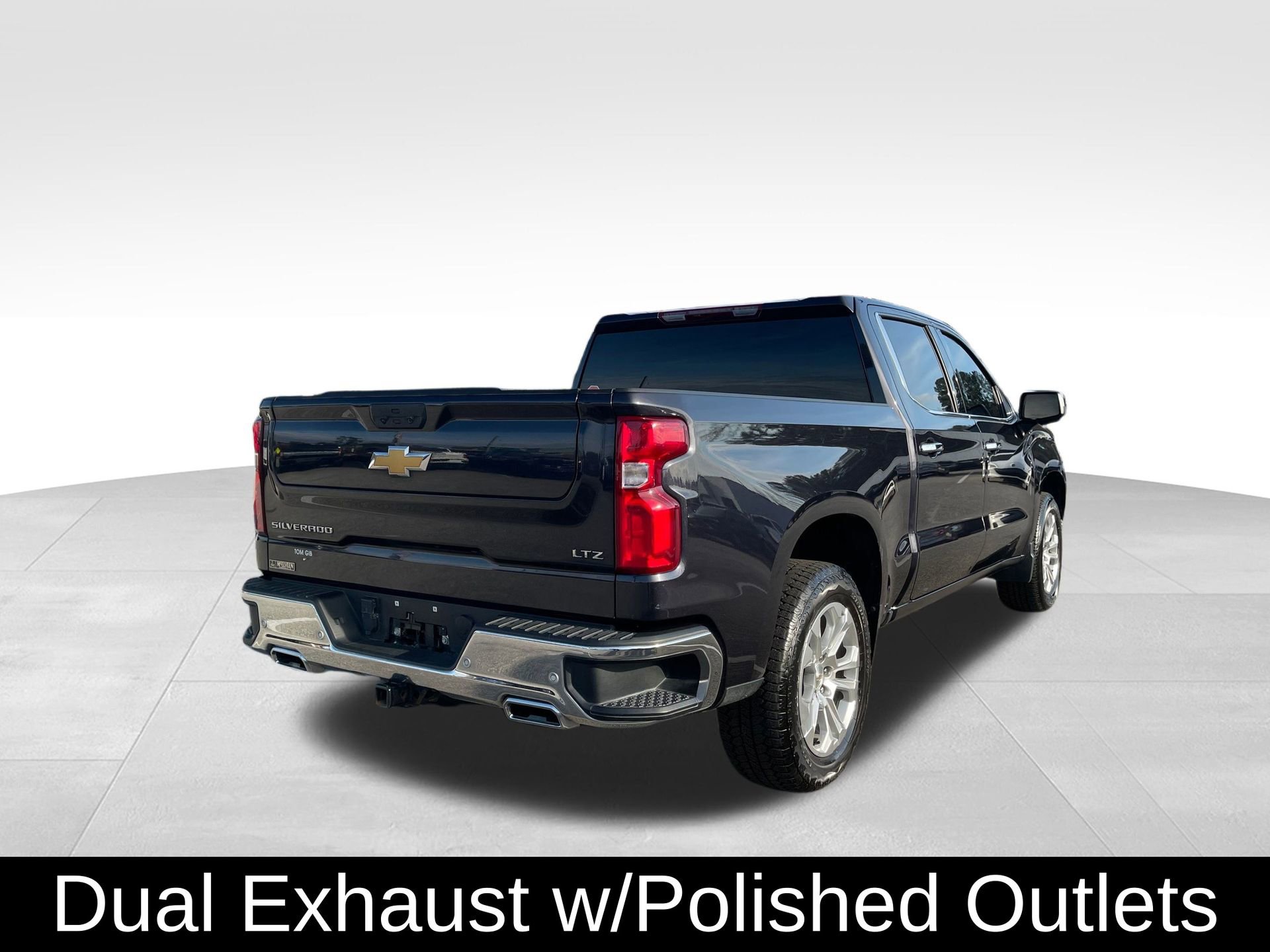 Used 2024 Chevrolet Silverado 1500 LTZ w/ Z71 Off-Road Package image 9