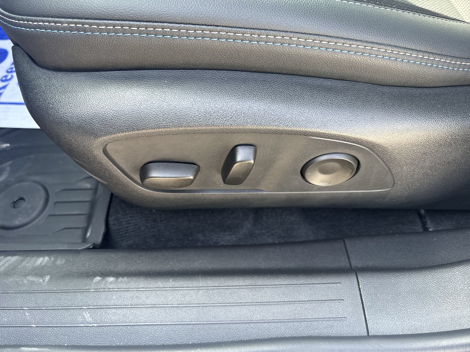 Used 2024 Chevrolet Equinox EV LT FWD image 15