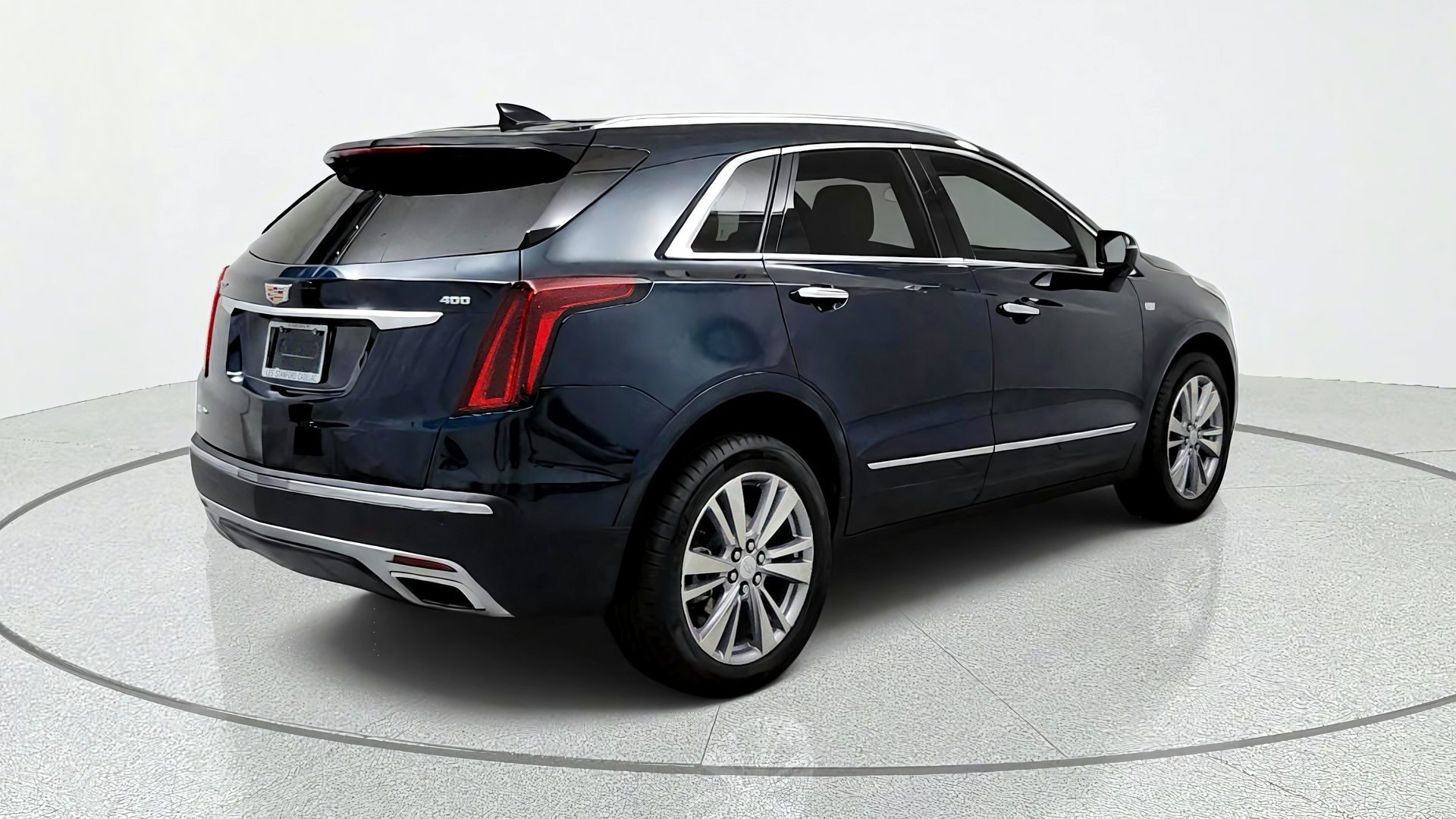Certified 2024 Cadillac XT5 Premium Luxury w/ LPO, Floor Liner Package AWD/4WD image 5