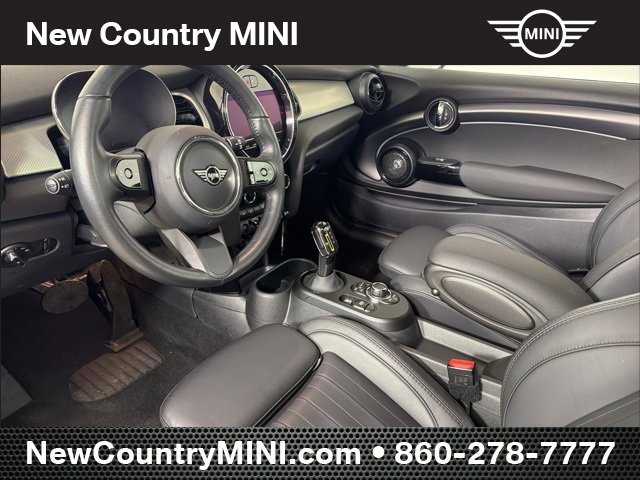 Used 2024 MINI Cooper SE w/ Signature Upholstery Package image 9