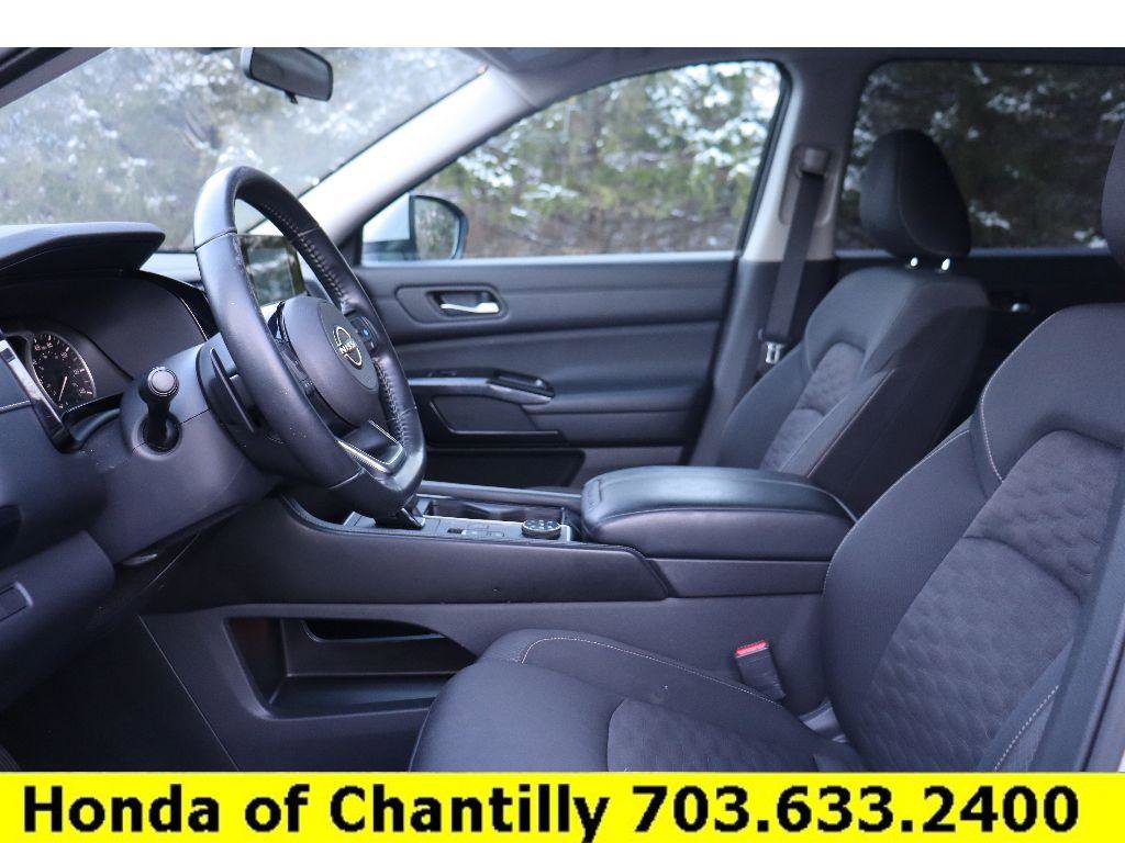 Used 2022 Nissan Pathfinder SV image 23