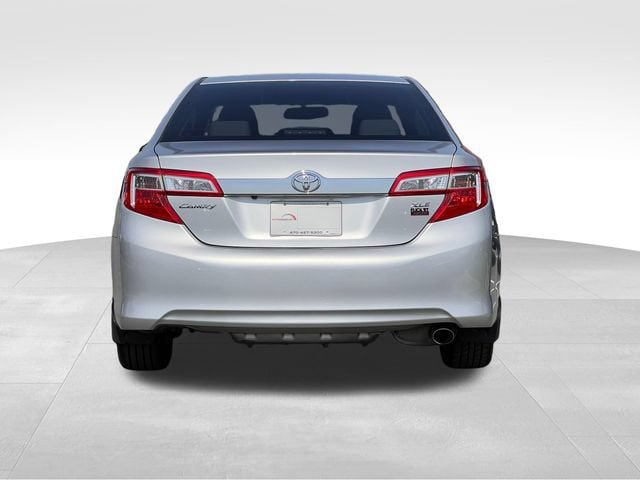Used 2012 Toyota Camry XLE w/ Leather Pkg FWD image 4