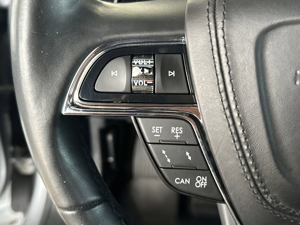 Used 2020 Lincoln Continental Reserve w/ Luxury Package image 19