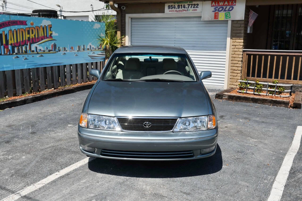 Used 1999 Toyota Avalon XLS FWD image 2