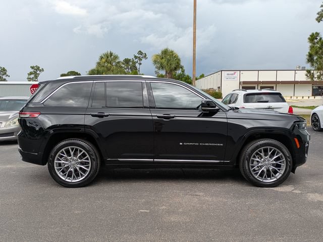 Certified 2023 Jeep Grand Cherokee Summit w/ Luxury Tech Group V AWD/4WD image 3