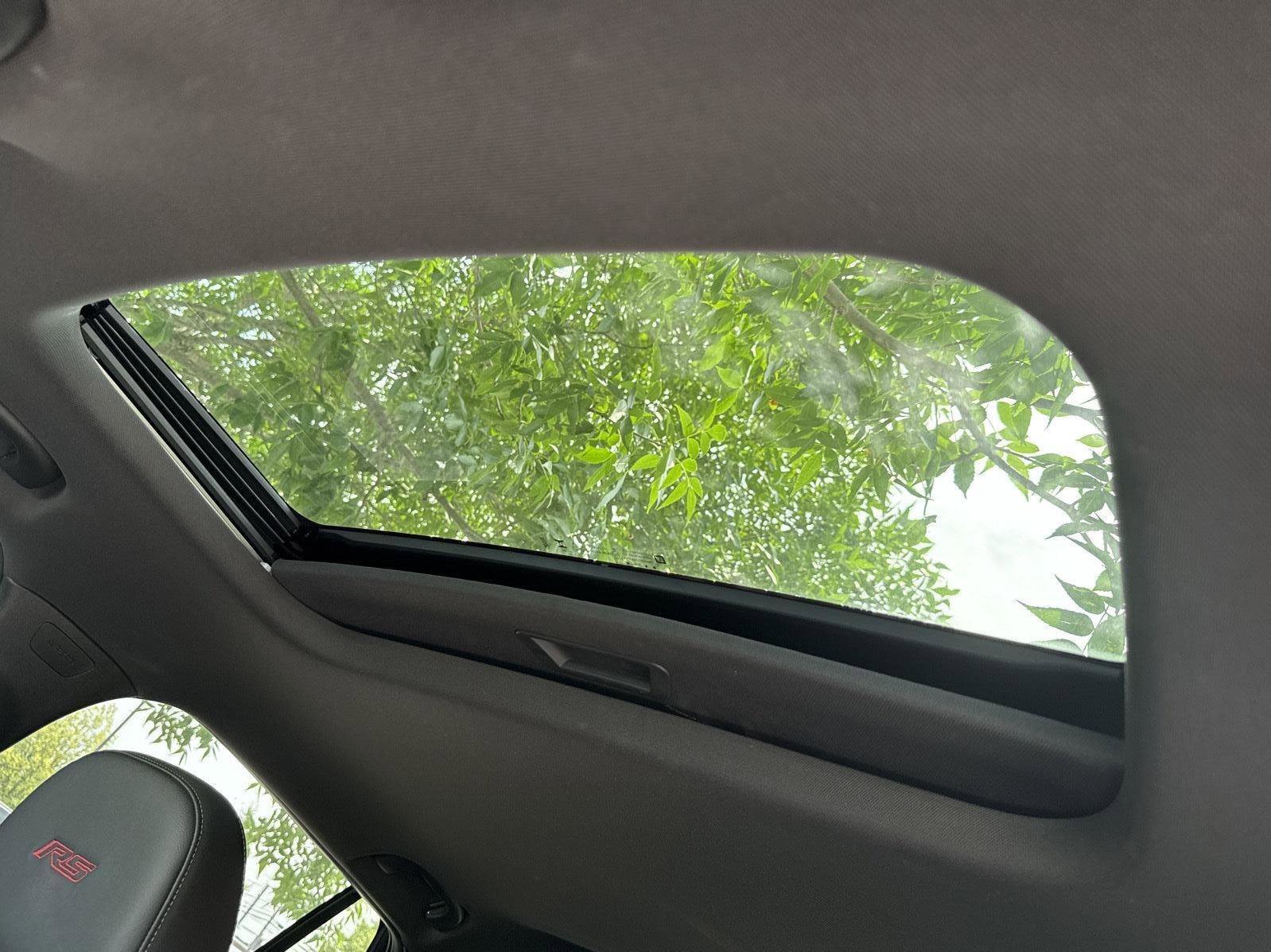 Used 2025 Chevrolet Trax RS w/ Sunroof Package image 13