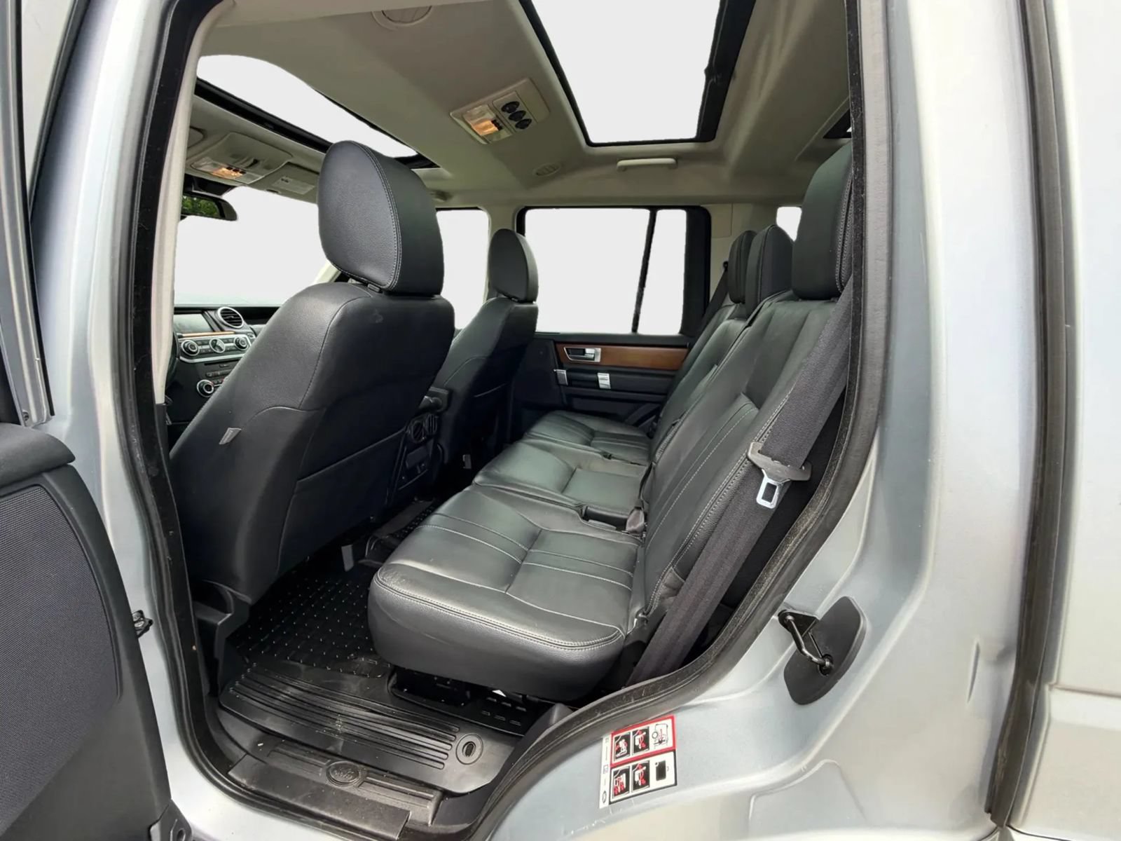 Used 2015 Land Rover LR4 HSE AWD/4WD image 22