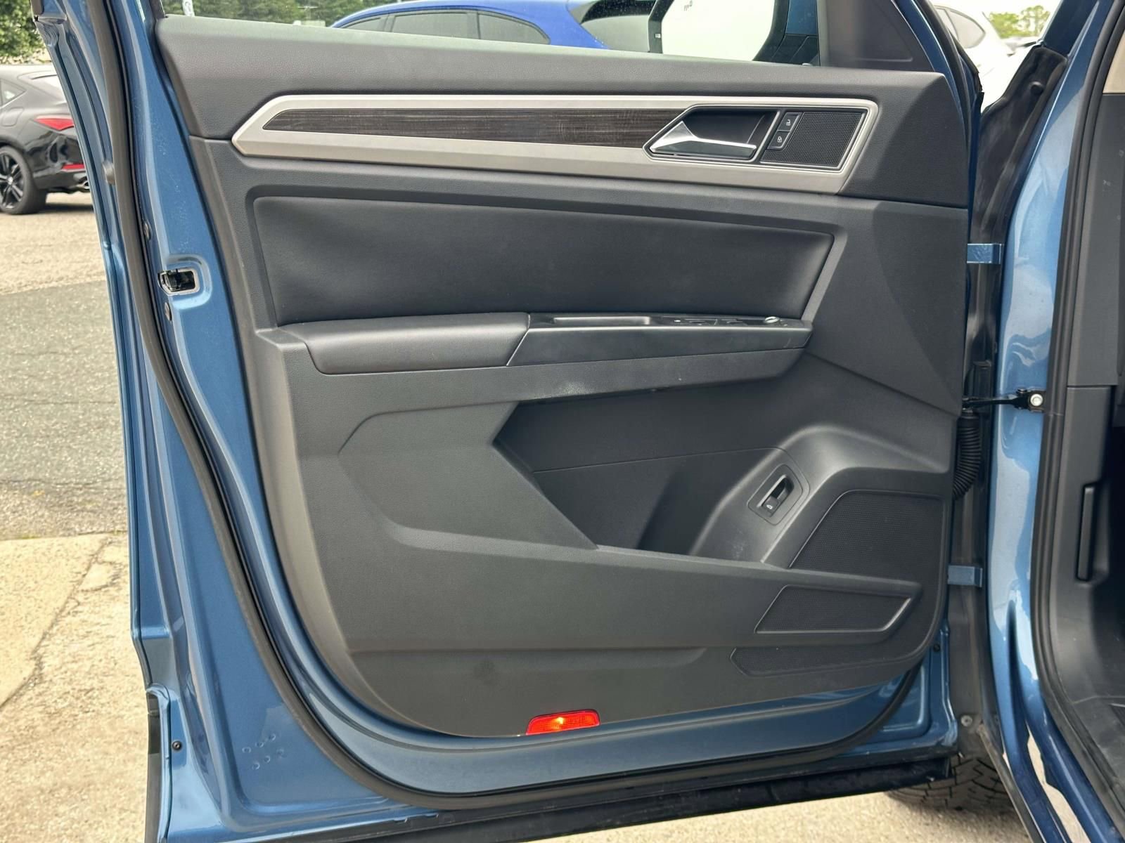 Used 2019 Volkswagen Atlas SE w/ Panoramic Sunroof Package AWD/4WD image 17
