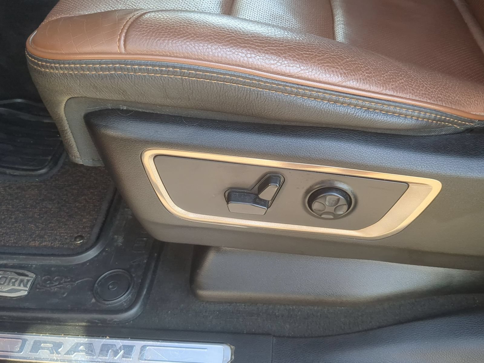 Used 2021 RAM 1500 Limited AWD/4WD image 14