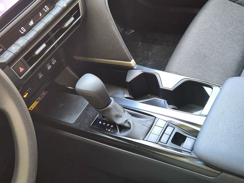 Used 2026 Toyota Camry LE w/ Convenience Package image 19