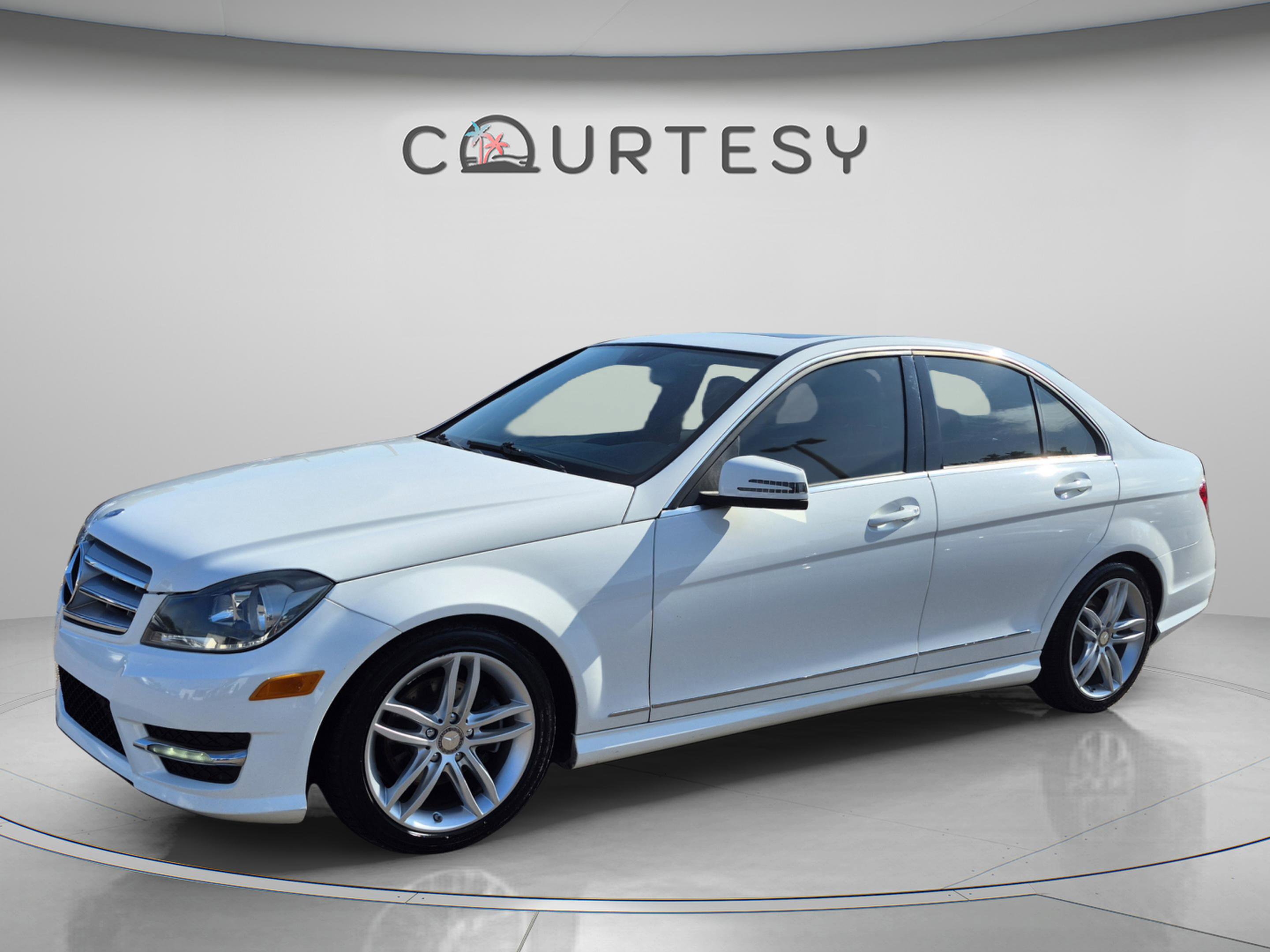 Used 2013 Mercedes-Benz C 250 Sedan image 1