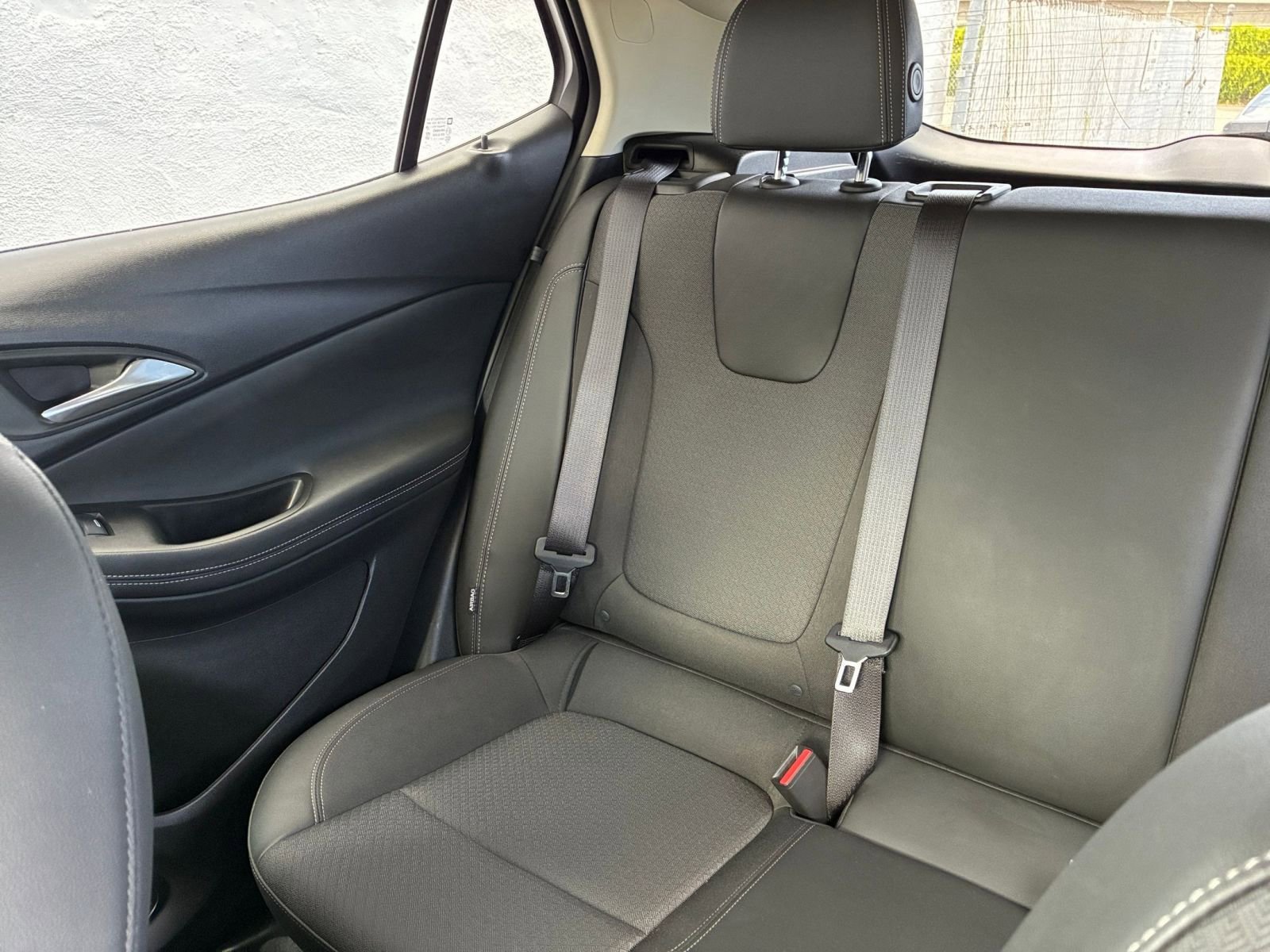 Used 2025 Buick Encore GX Preferred image 38