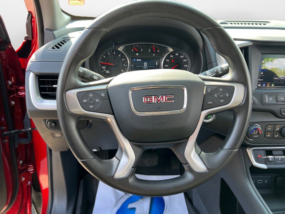 Used 2024 GMC Terrain SLE w/ Driver Convenience Package FWD image 10