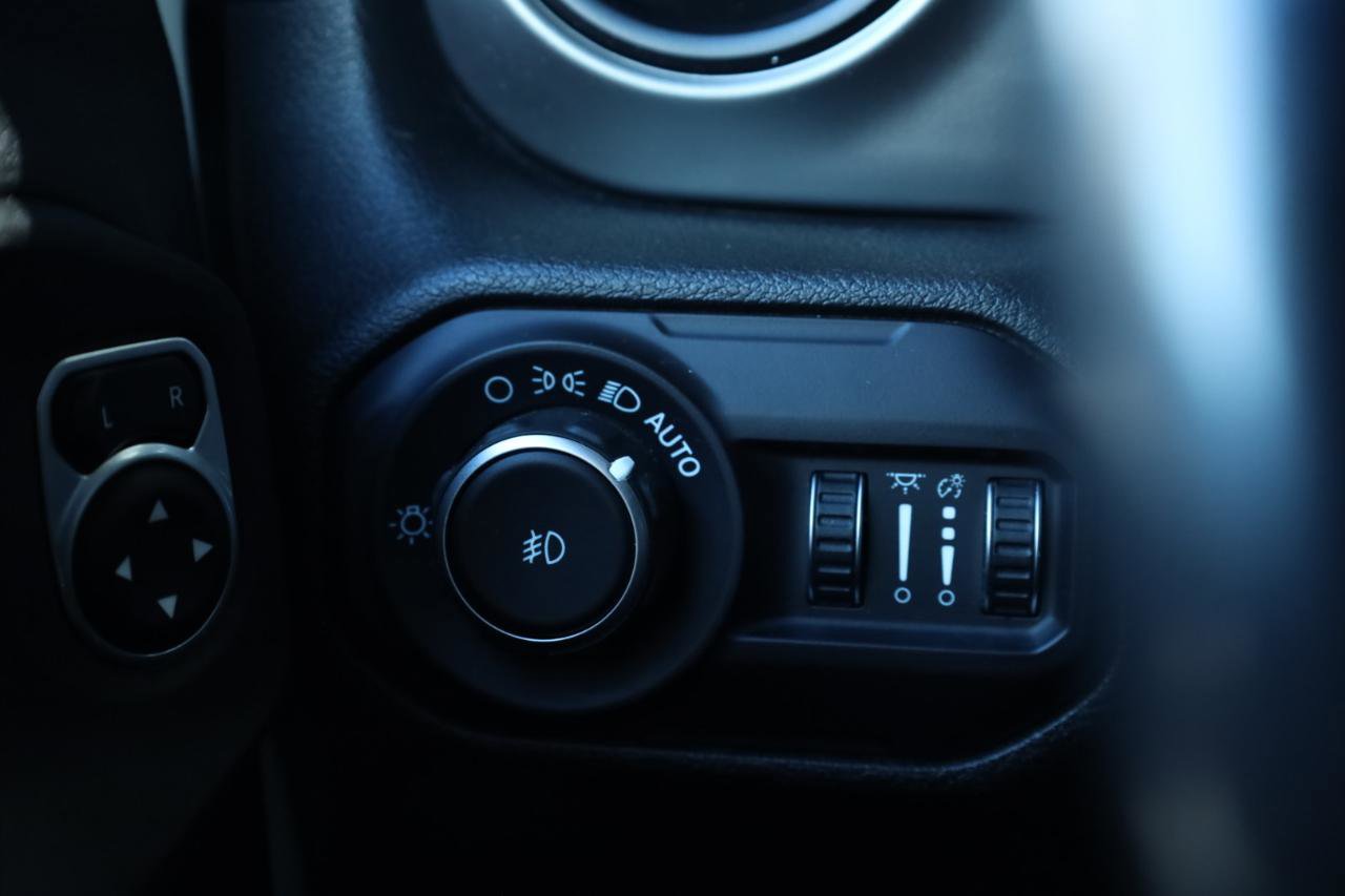 Used 2018 Jeep Wrangler Unlimited Sport S image 30