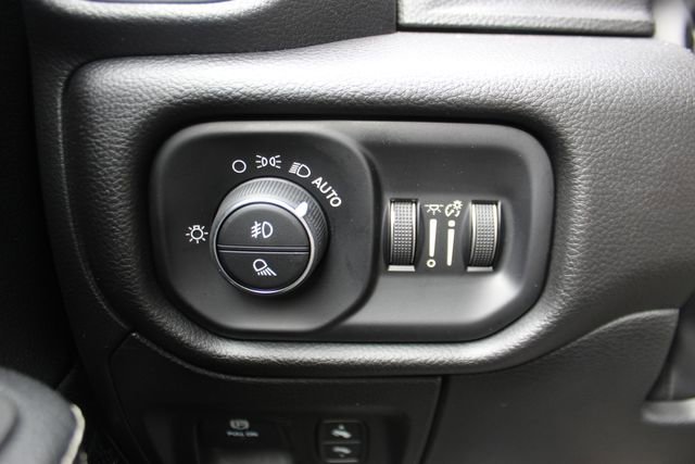 Used 2025 RAM 1500 Laramie w/ Sport Appearance Package image 19