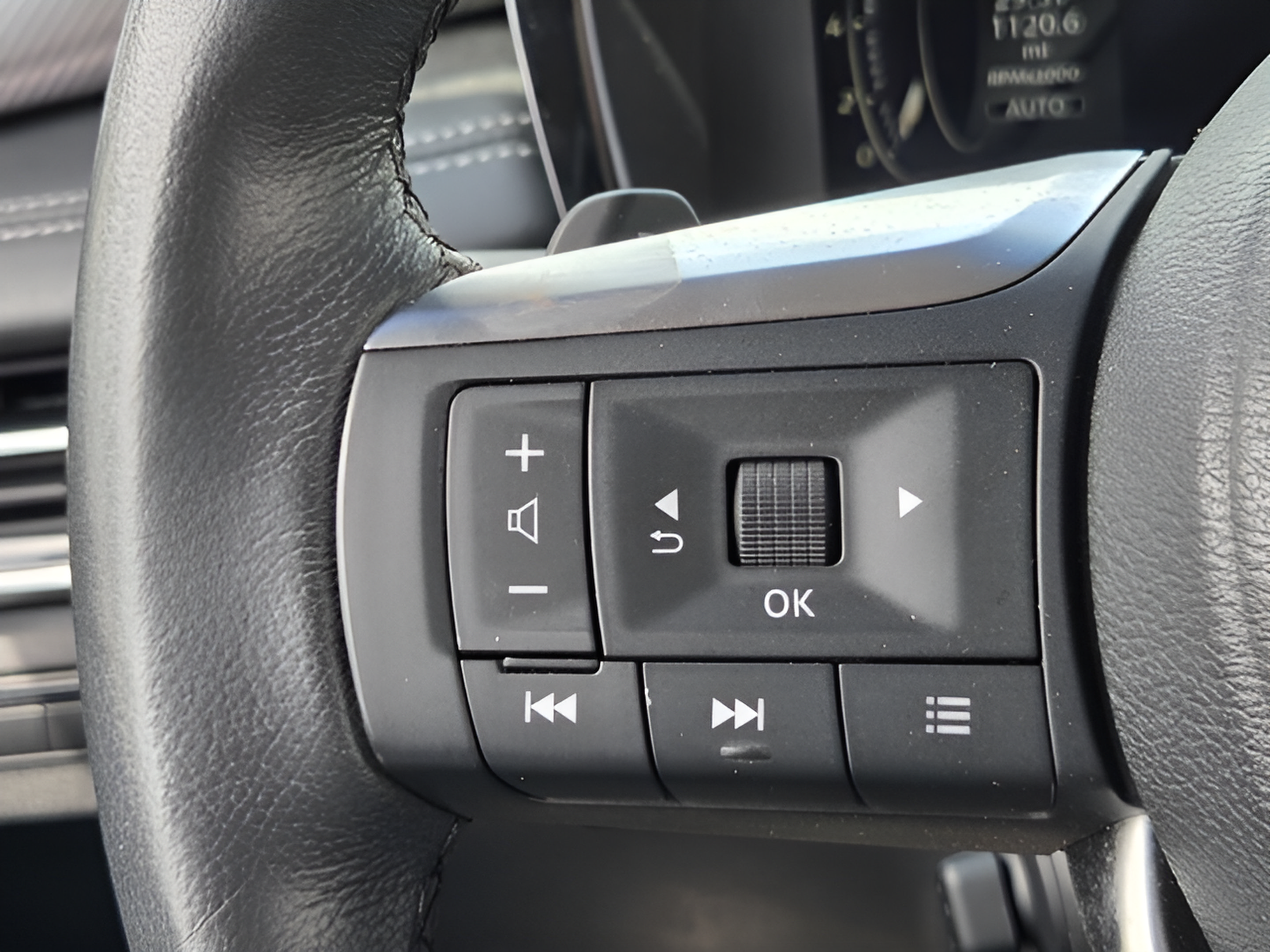 Used 2023 INFINITI QX60 Luxe w/ Performance Audio Package AWD/4WD image 23