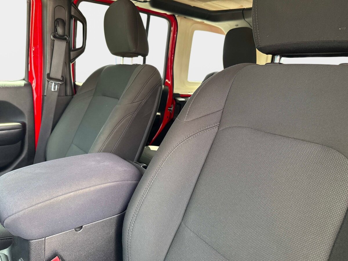 Used 2018 Jeep Wrangler Unlimited Sport S AWD/4WD image 17