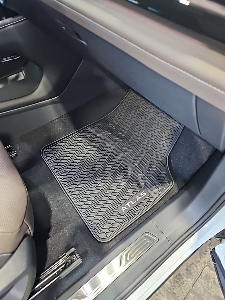 New 2026 Volkswagen Atlas SEL image 14