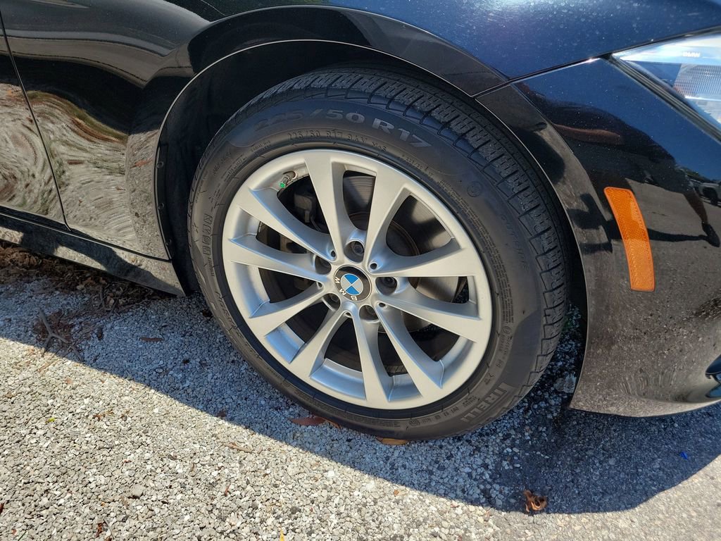 Used 2016 BMW 320i Sedan RWD image 4