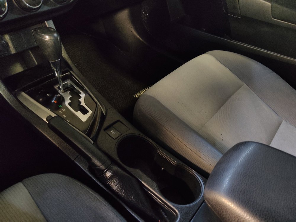 Used 2015 Toyota Corolla L FWD image 26