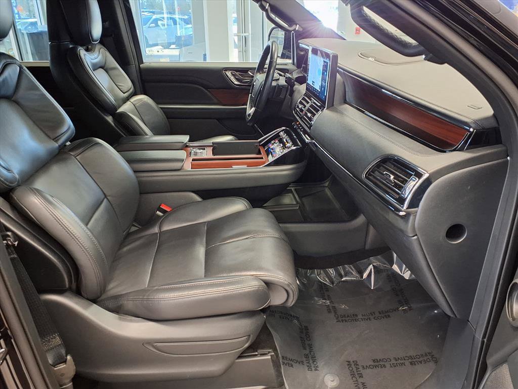 Used 2023 Lincoln Navigator Reserve image 10