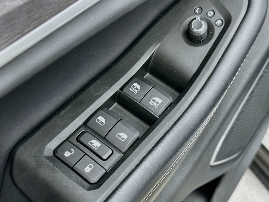 Used 2021 Jeep Grand Cherokee L Limited AWD/4WD image 21