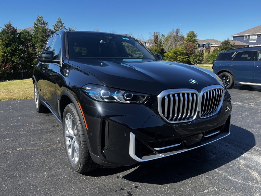 New 2026 BMW X5 sDrive40i image 3