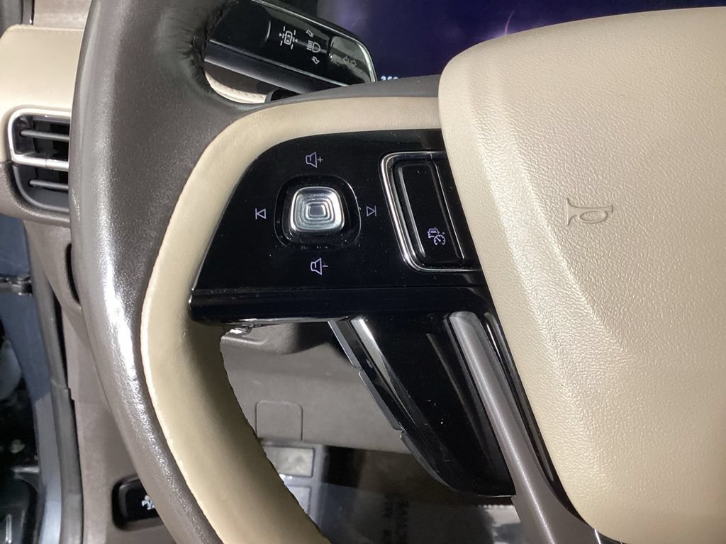 Used 2022 Lincoln Corsair Reserve w/ Equipment Group 201A AWD/4WD image 14