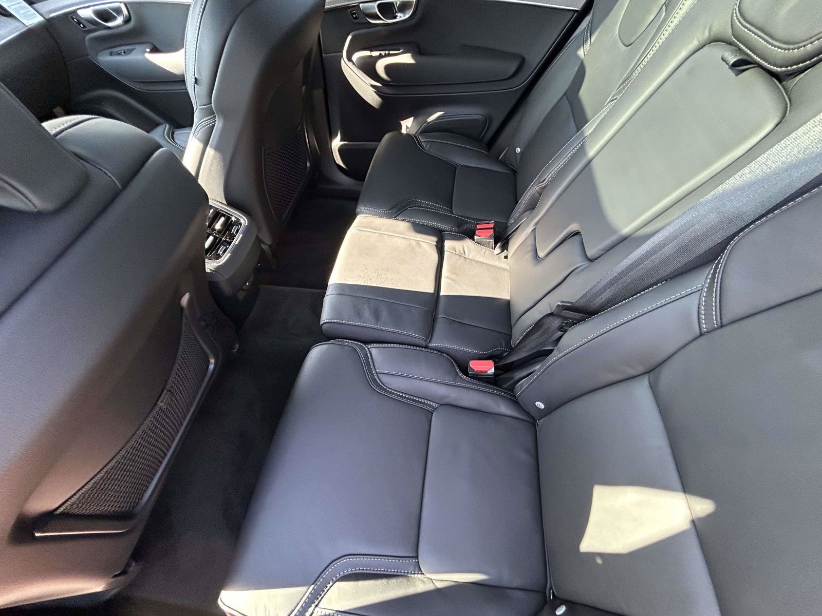 New 2026 Volvo XC90 B6 Ultra w/ Lounge Package AWD/4WD image 12