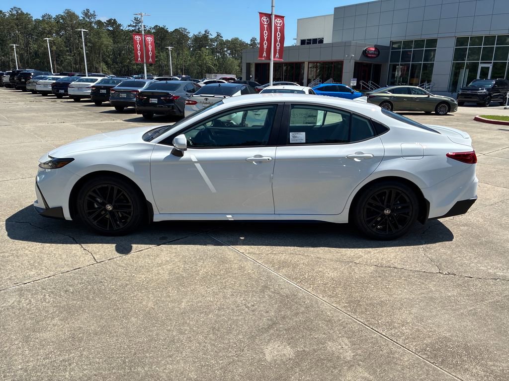 New 2026 Toyota Camry SE FWD image 2