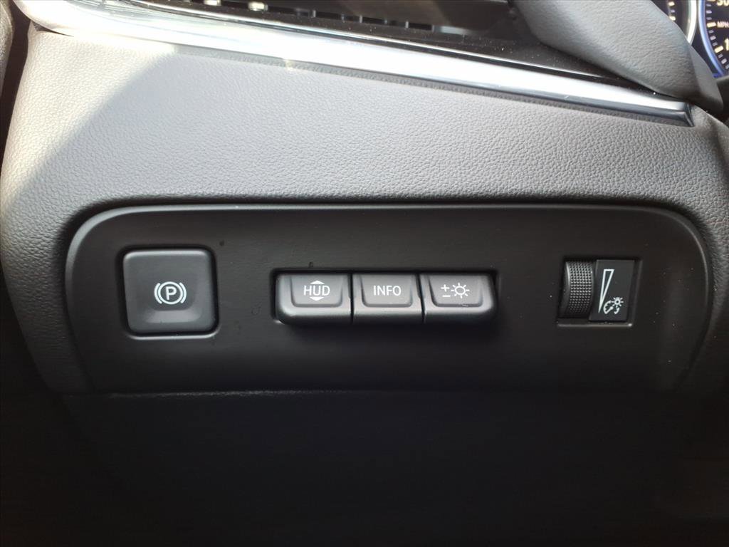 Used 2024 Buick Enclave Avenir w/ Avenir Technology Package image 24