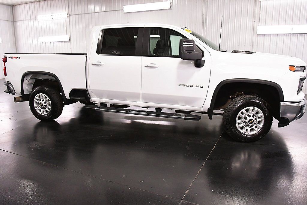 Used 2024 Chevrolet Silverado 2500 LT image 8