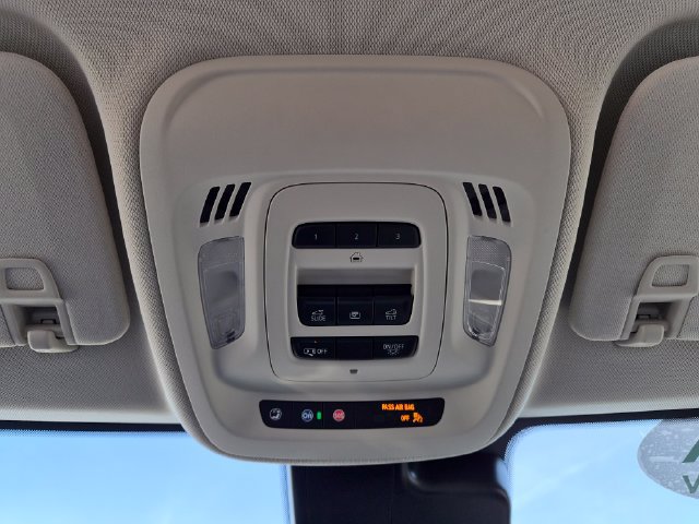 Used 2023 Buick Envision Avenir FWD image 32