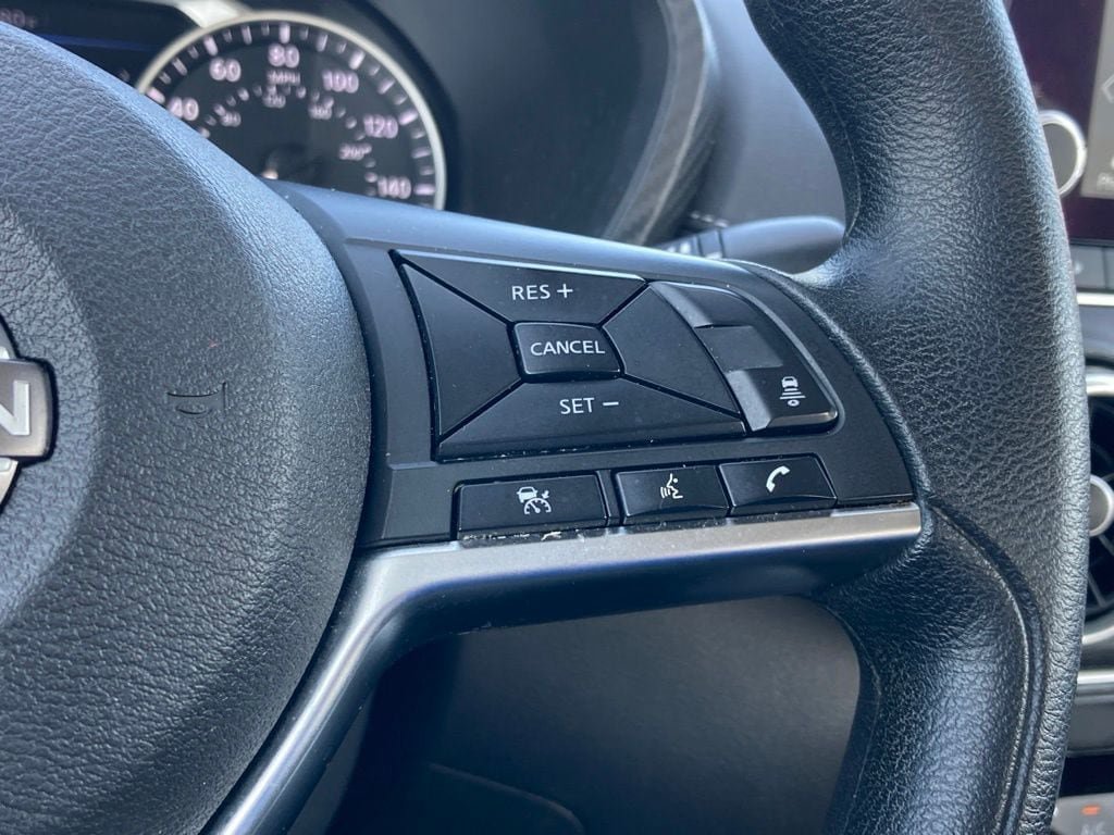 Used 2025 Nissan Sentra SV FWD image 16