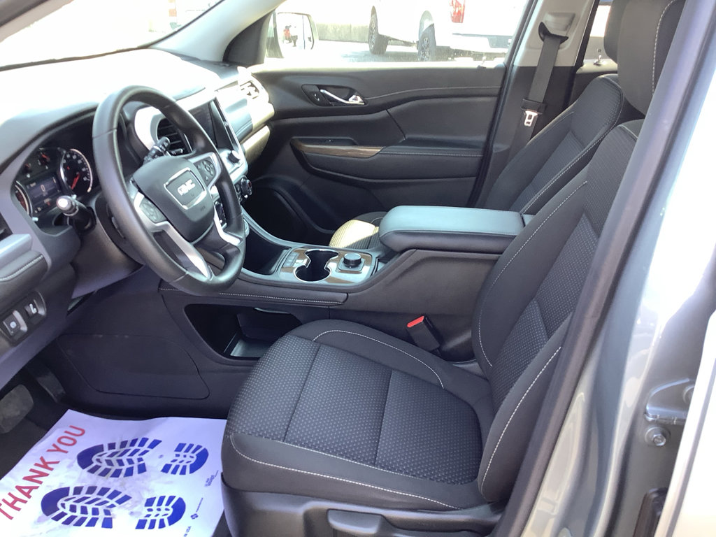 Used 2023 GMC Acadia SLE image 10