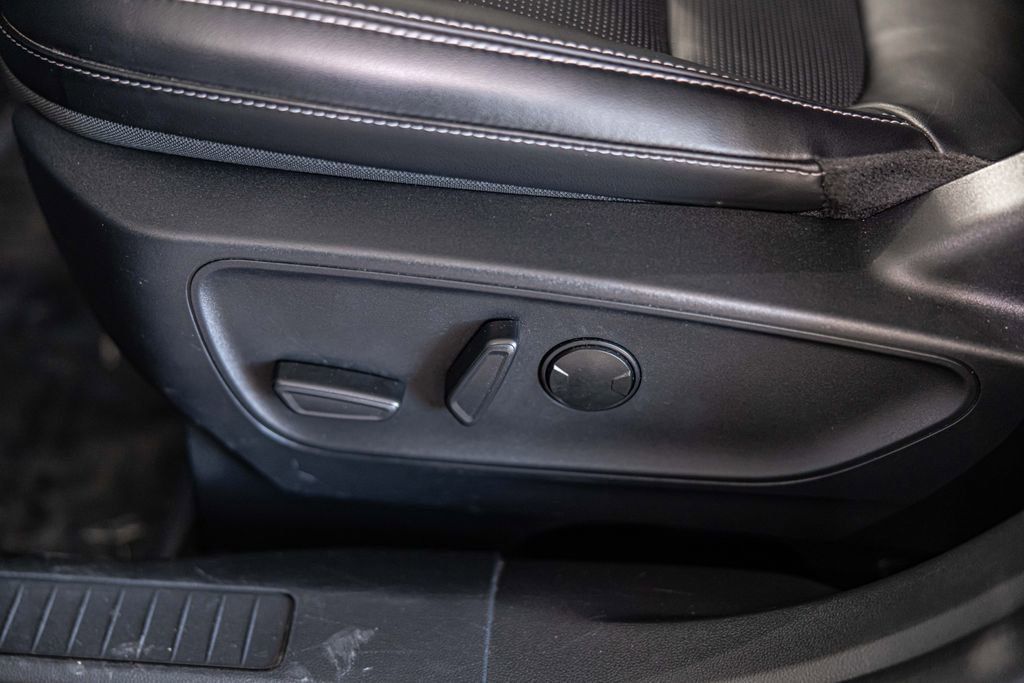 Used 2025 Ford Escape Platinum image 24