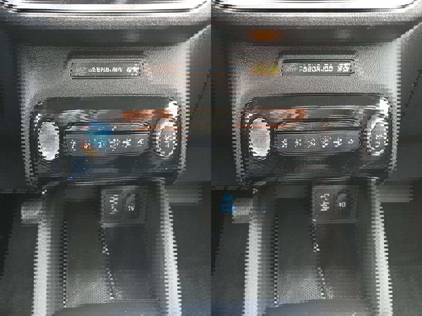 Certified 2023 Ford Escape Platinum image 20