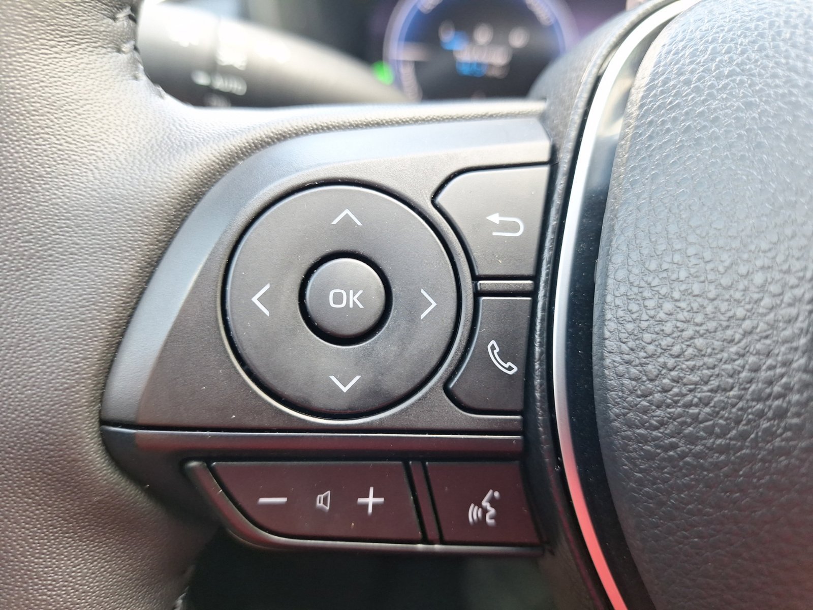 Used 2025 Toyota RAV4 XSE w/ Advanced Technology Package AWD/4WD image 22