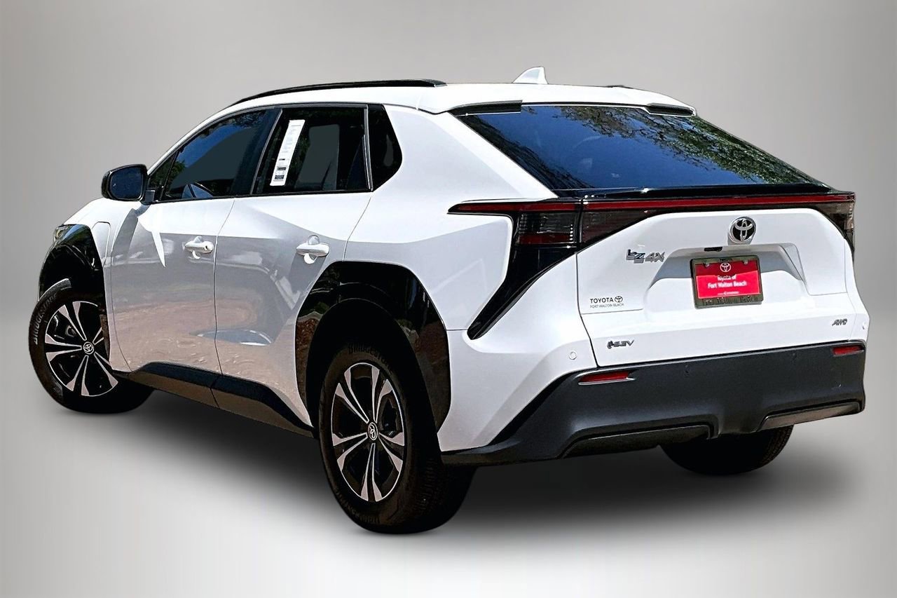 Used 2025 Toyota bZ4X AWD image 4