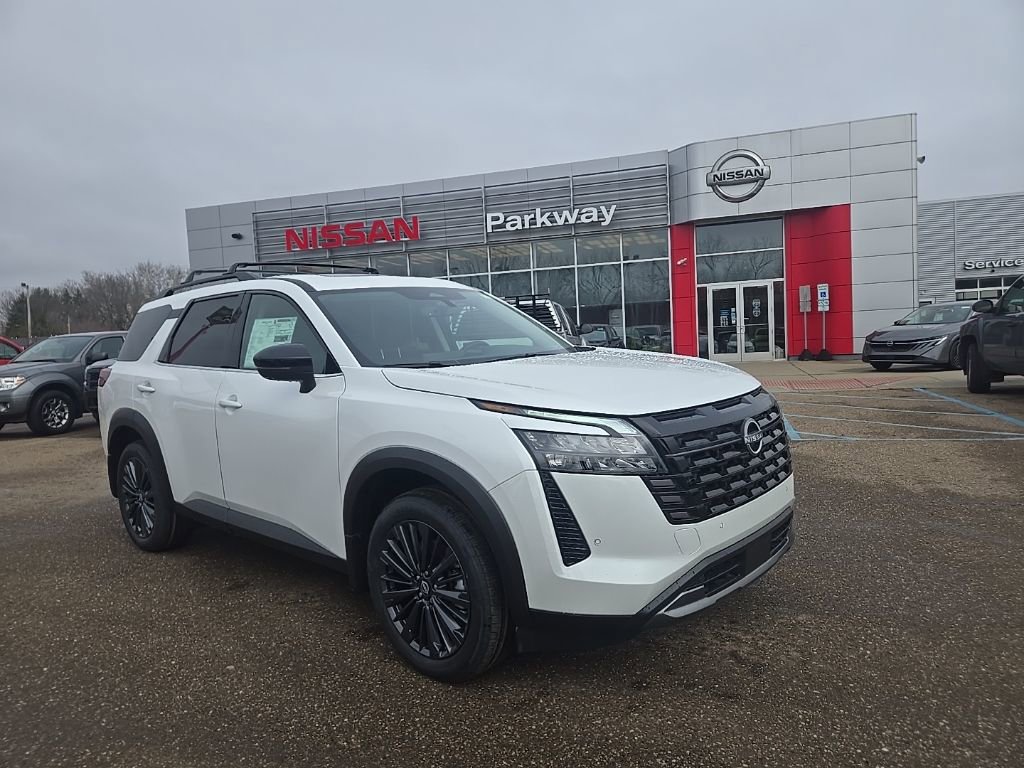 New 2026 Nissan Pathfinder SL image 1