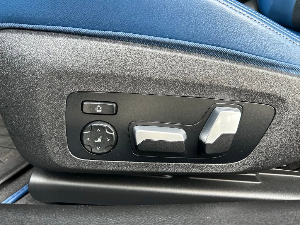 Used 2022 BMW M4 Coupe w/ Executive Package image 15